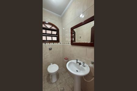 Casa à venda com 232m², 4 quartos e 4 vagasLavabo