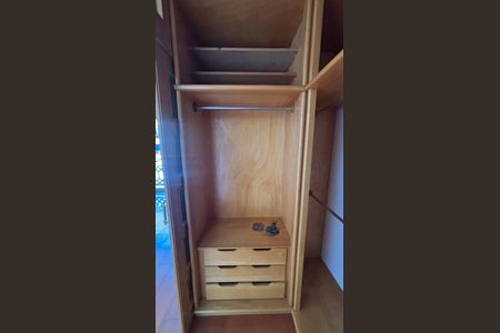 Casa à venda com 232m², 4 quartos e 4 vagasSuite Closet