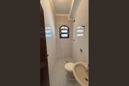 Casa à venda com 232m², 4 quartos e 4 vagasGaragem - Banheiro