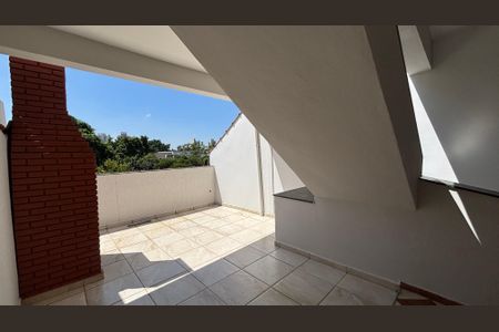 Casa à venda com 232m², 4 quartos e 4 vagasGaragem - Area de Serviço