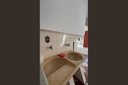 Casa à venda com 232m², 4 quartos e 4 vagasGaragem - Area de Serviço