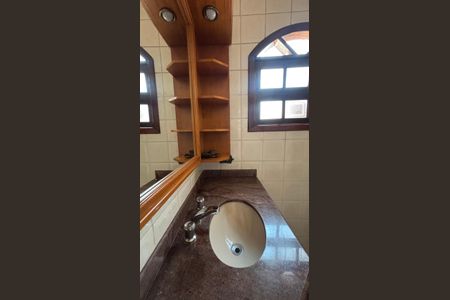 Casa à venda com 232m², 4 quartos e 4 vagasBanheiro