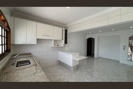 Casa à venda com 232m², 4 quartos e 4 vagasSala de Jantar - Cozinha