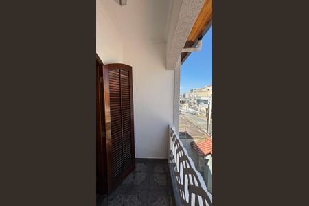 Casa à venda com 232m², 4 quartos e 4 vagasSuite Varanda