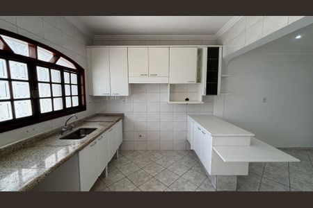 Casa à venda com 232m², 4 quartos e 4 vagasSala de Jantar - Cozinha