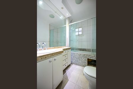 Casa de condomínio para alugar com 153m², 3 quartos e 1 vagaBanheiro Suíte 