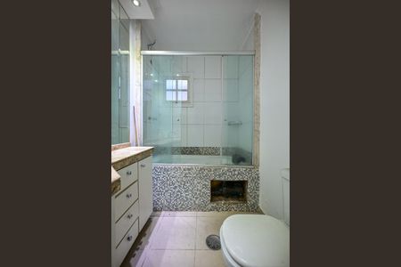 Casa de condomínio para alugar com 153m², 3 quartos e 1 vagaBanheiro Suíte 