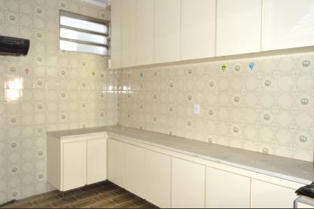 Casa para alugar com 273m², 3 quartos e 2 vagasCozinha