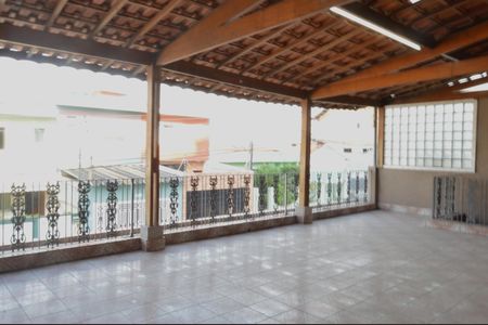 Varanda de casa à venda com 3 quartos, 273m² em Vila Campesina, Osasco