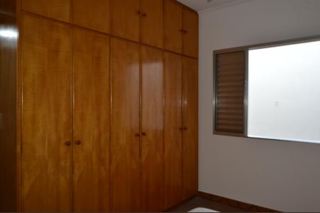 Casa para alugar com 273m², 3 quartos e 2 vagasQuarto 2