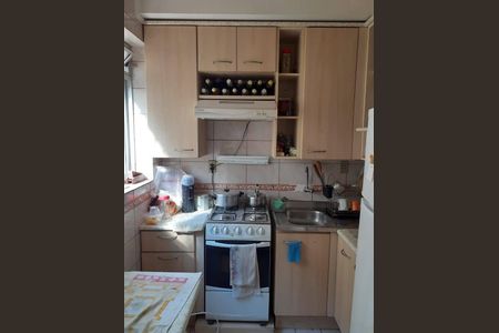 Cozinha de apartamento à venda com 1 quarto, 34m² em Vila Ipiranga, Porto Alegre