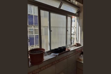 Cozinha de apartamento à venda com 1 quarto, 34m² em Vila Ipiranga, Porto Alegre