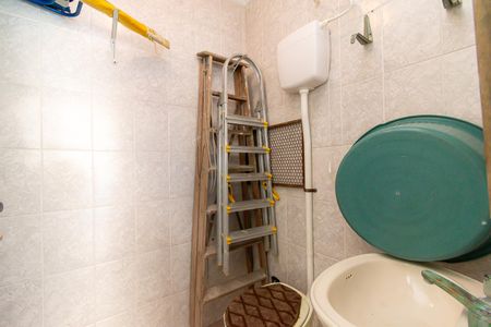 Casa para alugar com 200m², 3 quartos e 2 vagasBanheiro de Serviço