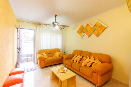 Casa para alugar com 200m², 3 quartos e 2 vagasSala