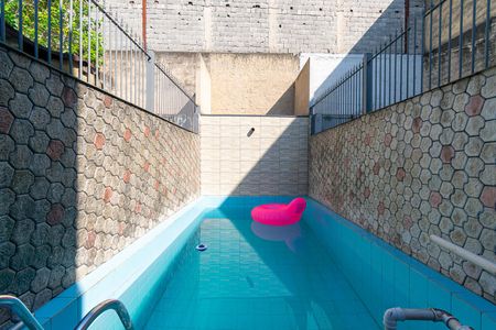 Casa para alugar com 200m², 3 quartos e 2 vagasPiscina