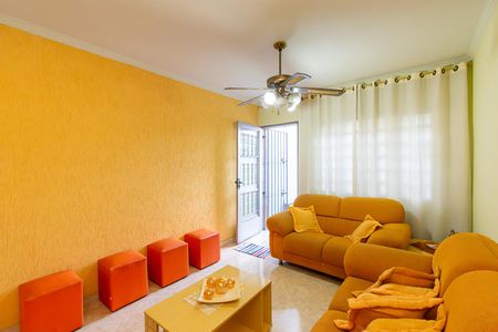 Casa para alugar com 200m², 3 quartos e 2 vagas Casa para alugar com 200m², 3 quartos e 2 vagasSala