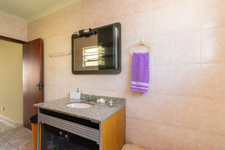 Casa para alugar com 200m², 3 quartos e 2 vagasBanheiro da Suíte