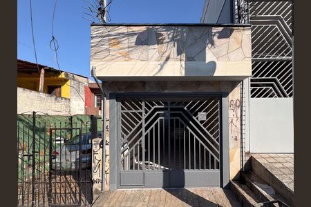 Casa para alugar com 200m², 3 quartos e 2 vagas Casa para alugar com 200m², 3 quartos e 2 vagasFachada