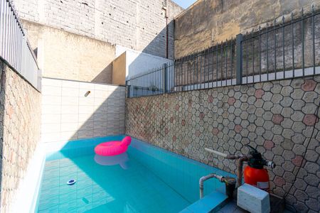 Casa para alugar com 200m², 3 quartos e 2 vagas Casa para alugar com 200m², 3 quartos e 2 vagasPiscina