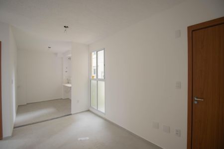 Sala de apartamento para alugar com 2 quartos, 42m² em Amendoeira, São Gonçalo