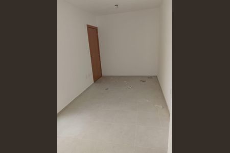 Quarto de apartamento para alugar com 2 quartos, 42m² em Amendoeira, São Gonçalo