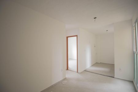 Sala de apartamento para alugar com 2 quartos, 42m² em Amendoeira, São Gonçalo