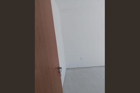 Quarto de apartamento para alugar com 2 quartos, 42m² em Amendoeira, São Gonçalo
