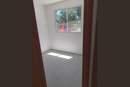 Quarto de apartamento para alugar com 2 quartos, 42m² em Amendoeira, São Gonçalo