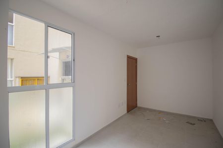Sala de apartamento para alugar com 2 quartos, 42m² em Amendoeira, São Gonçalo