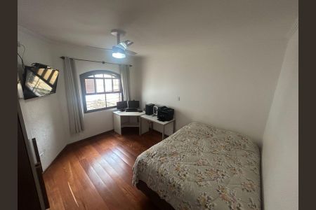 Casa para alugar com 319m², 4 quartos e 8 vagas Casa para alugar com 319m², 4 quartos e 8 vagasQuarto