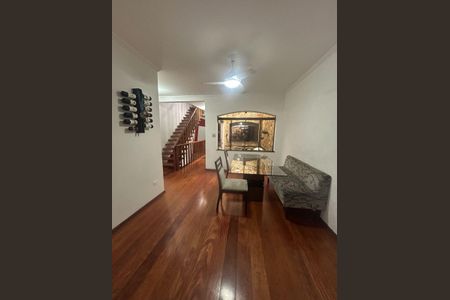 Casa para alugar com 319m², 4 quartos e 8 vagas Casa para alugar com 319m², 4 quartos e 8 vagasSala