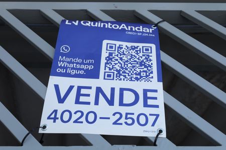 Casa à venda com 135m², 3 quartos e 2 vagasPlaca instalada no portão do imóvel - Código da placa: ZNHJ-1319