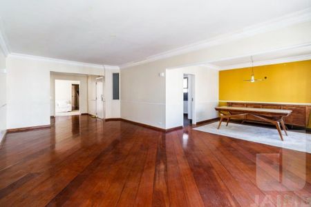 Apartamento à venda com 330m², 4 quartos e 3 vagasFoto 11