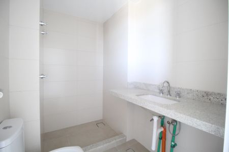 Apartamento à venda com 79m², 2 quartos e 2 vagasBanheiro da Suíte 2