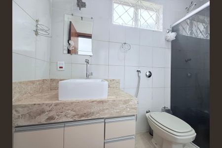 Casa à venda com 210m², 3 quartos e 3 vagas