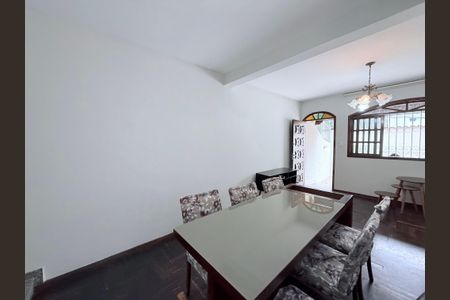 Casa à venda com 210m², 3 quartos e 3 vagas