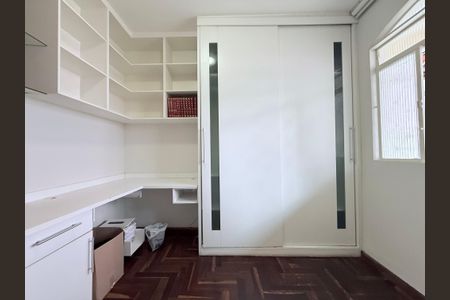 Casa à venda com 210m², 3 quartos e 3 vagas