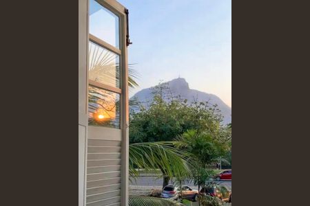 Vista da janela de apartamento para alugar com 2 quartos, 63m² em Ipanema, Rio de Janeiro