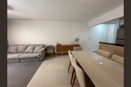 Sala de apartamento para alugar com 3 quartos, 88m² em Jardim Tupanci, Barueri