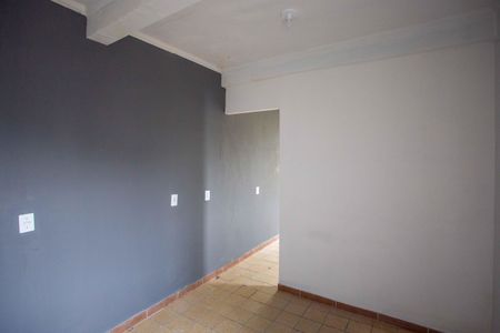 Casa para alugar com 70m², 1 quarto e 2 vagasSala