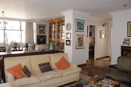 Apartamento à venda com 4 quartos, 263m² em Santa Cecilia, São Paulo