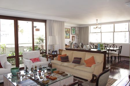 Apartamento à venda com 4 quartos, 263m² em Santa Cecilia, São Paulo