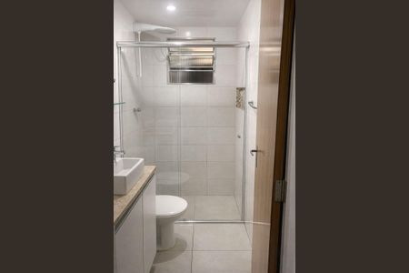 Banheiro de apartamento para alugar com 2 quartos, 45m² em Jardim Sao Luiz, Guarulhos