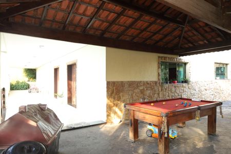 Casa para alugar com 1395m², 4 quartos e 15 vagasQuintal