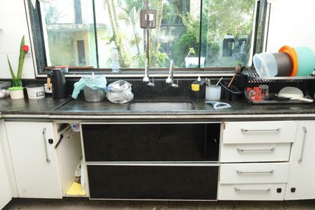 Casa para alugar com 1395m², 4 quartos e 15 vagasCozinha