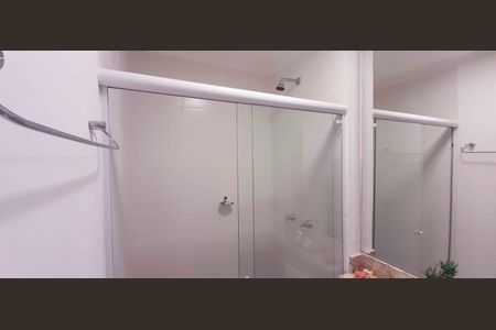 Apartamento à venda com 57m², 2 quartos e 1 vaga Apartamento à venda com 57m², 2 quartos e 1 vagaBanheiro Social