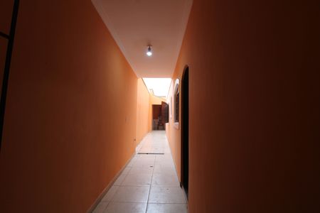 Casa à venda com 262m², 4 quartos e 2 vagasCorredor lateral