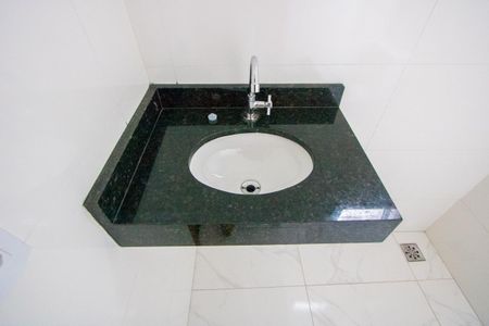 Apartamento à venda com 42m², 2 quartos e 1 vagaBanheiro do quarto 1