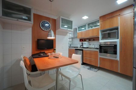 Apartamento para alugar com 142m², 3 quartos e 2 vagasCozinha