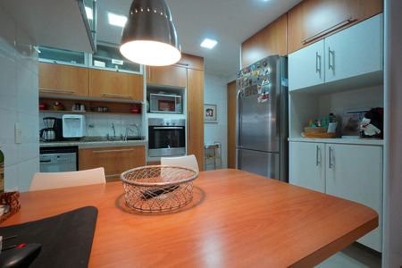 Apartamento para alugar com 142m², 3 quartos e 2 vagasCozinha